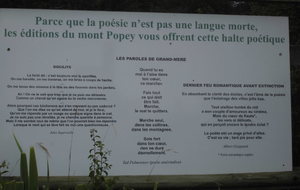 Les éditions du Mont de Popey nous ont offert cette petite halte poétique