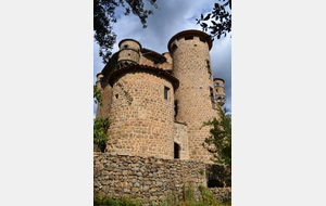 Visite du château médiéval de HautSégur à Meyras