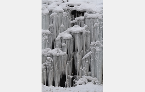 Belles cascades de glace sur la route du retour