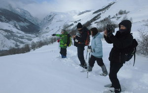 En admiration devant le paysage enneigé !