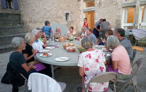 12-09-2019 Diner sur la terrasse du château.
