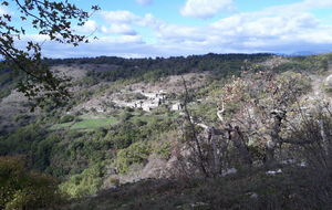 Vue sur Louyre depuis zone proche de Lacombe.