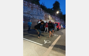 Soirée rock et déhanchement sur le parking