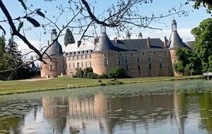 Château de Saint Fargeau vu du Parc