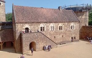 Chantier de Guédelon  Le logis